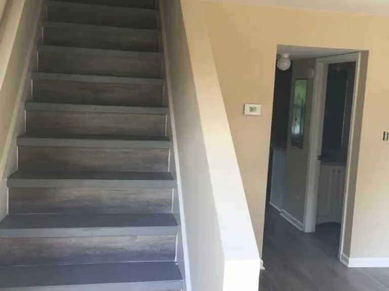all bedrooms are upstairs