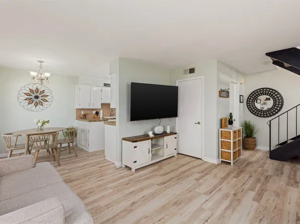 10331 Santana Ranch Dr, Santee, CA 92071