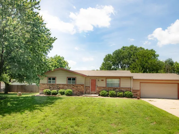 8143 S Hancock Dr, Derby, KS 67037