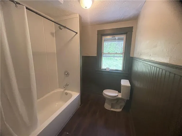 466 Hill St — Photo 10