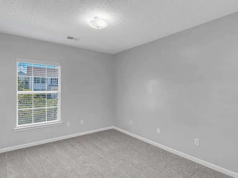 141 Wigmore Ln — Photo 24