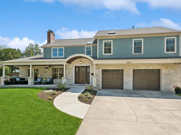 8621 Parkview Ave, Brookfield, IL 60513
