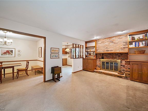 5th image of 9260 Hidden Glen Dr