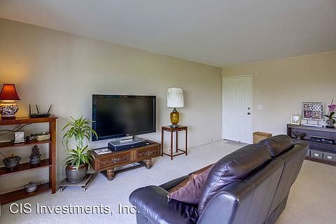 5th image of 5127 Fontaine St Unit 102