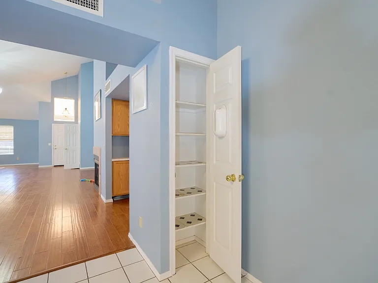 1317 N Palmsprings Dr — Photo 16