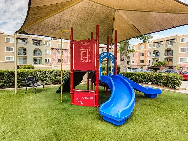 Playground/Tot Lot