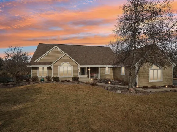 W302N1661 Crooked Creek ROAD, Pewaukee, WI 53072
