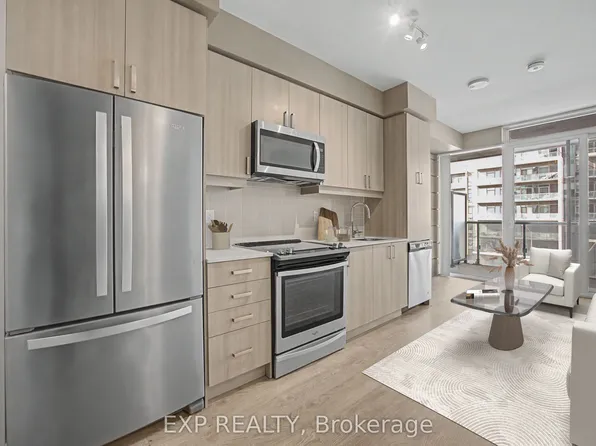 7895 Jane St #309, Vaughan, ON L4K 0K2
