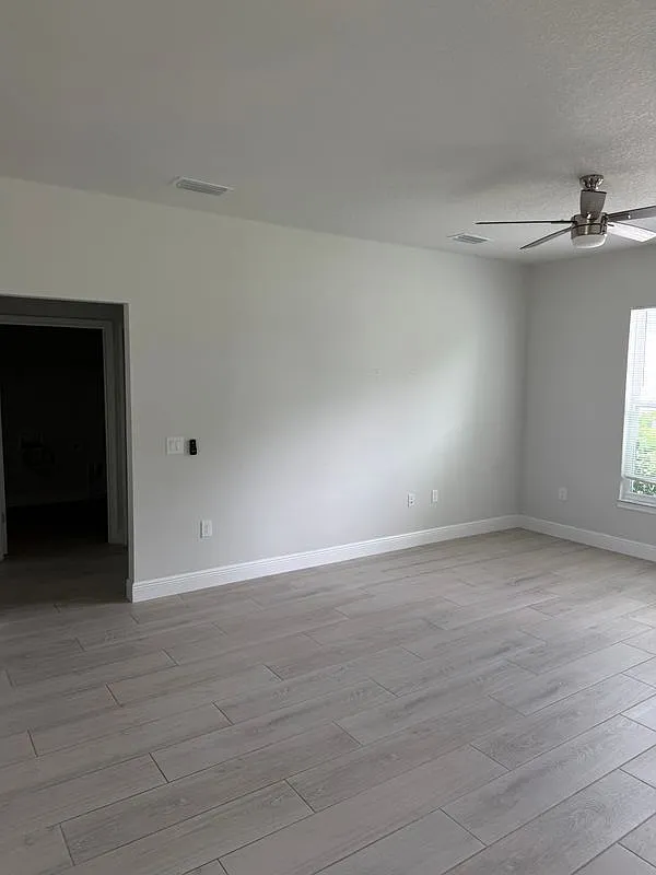 3 bed, 2.0 bath, 1608 sqft, $2,200 — Photo 2