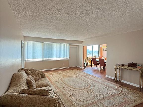 5th image of 3709 S George Mason Dr E #406