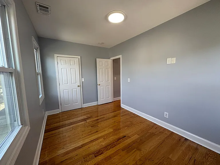 1224 Monroe Ave — Photo 9