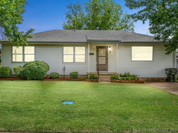 2 W Mockingbird Ln, Sapulpa, OK 74066