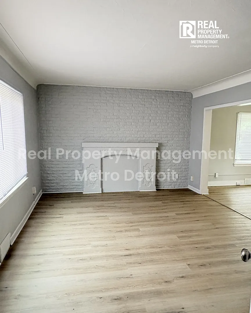 2-Bedroom Single-Family Home in Pontiac, Michigan — Photo 4