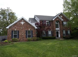 33 Yorkshire Lane Ct, Saint Louis, MO 63144