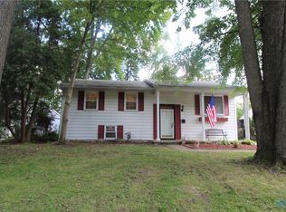 6121 Foxcroft Rd, Toledo, OH 43615