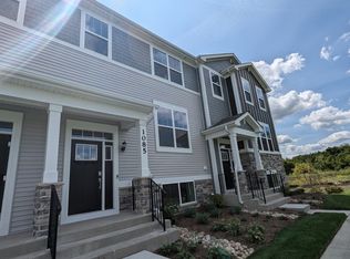 1085 Atterberg Rd, South Elgin, IL 60177