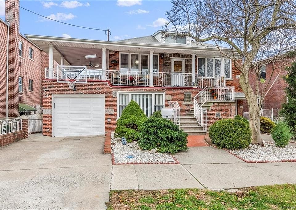 1st image of 2244 Hering Ave