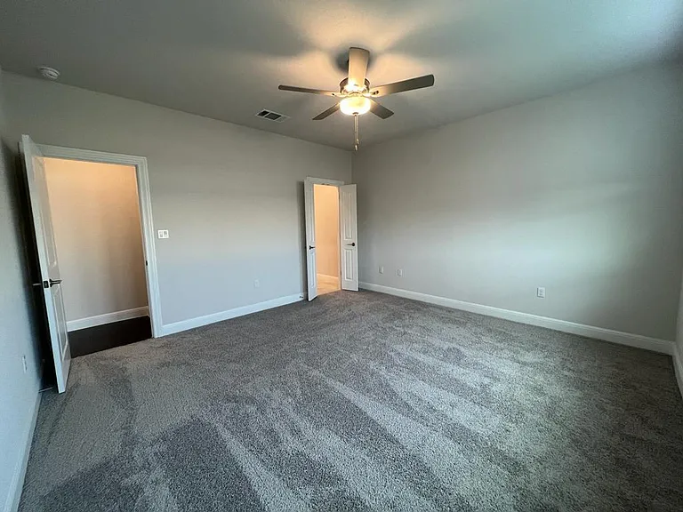 15501 Ellinger Dr — Photo 9
