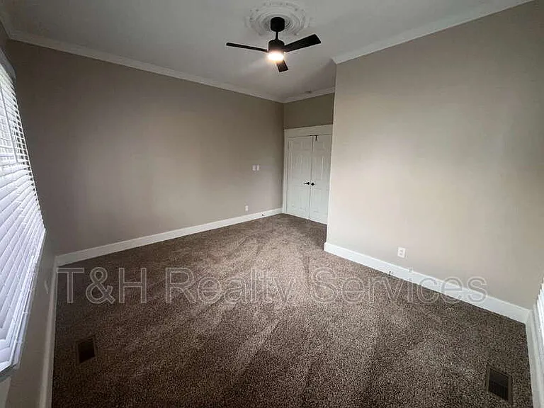 708 N Independence St — Photo 18