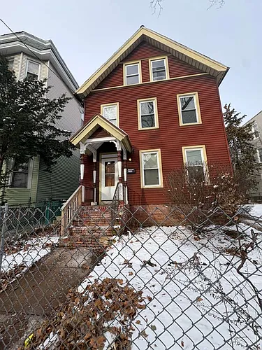 253 W Ivy St Photo 1