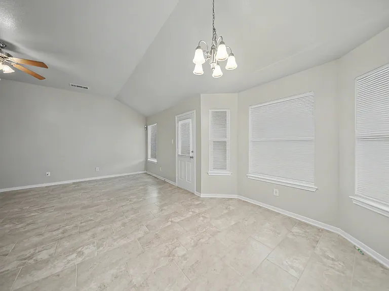 2701 Tarrant County Dr — Photo 8