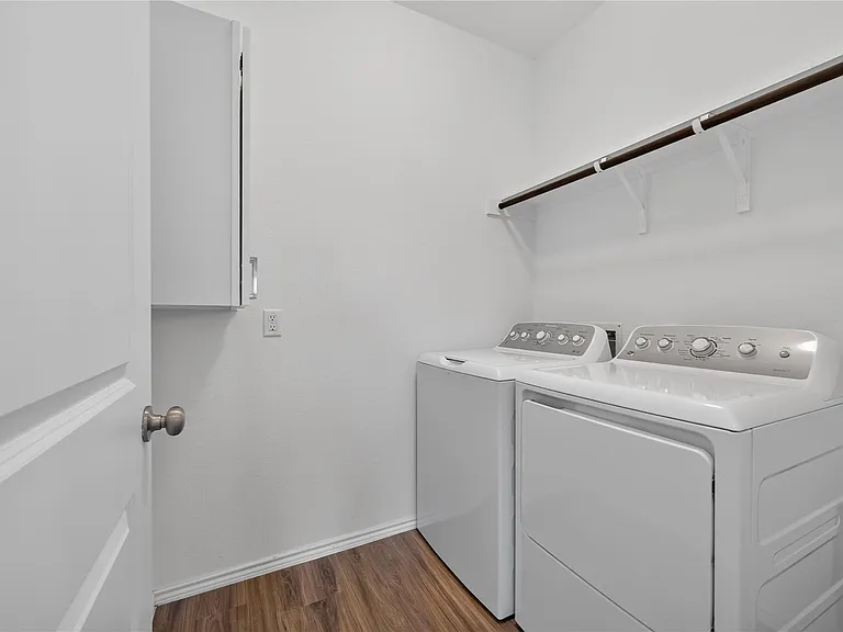 1600 Cobblecrest Ln — Photo 12