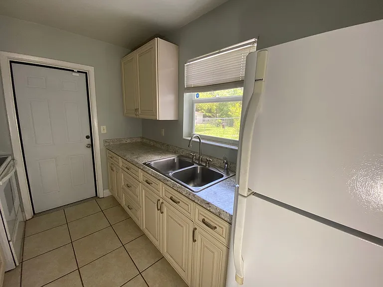 2309 Idaho Rd — Photo 3