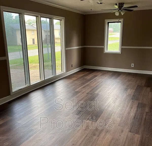1914 Edgewood St — Photo 12