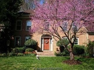 9110 Peartree Lndg, Alexandria, VA 22309