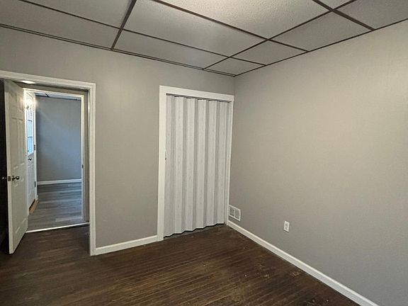 3rd image of 27 Stuyvesant St #1