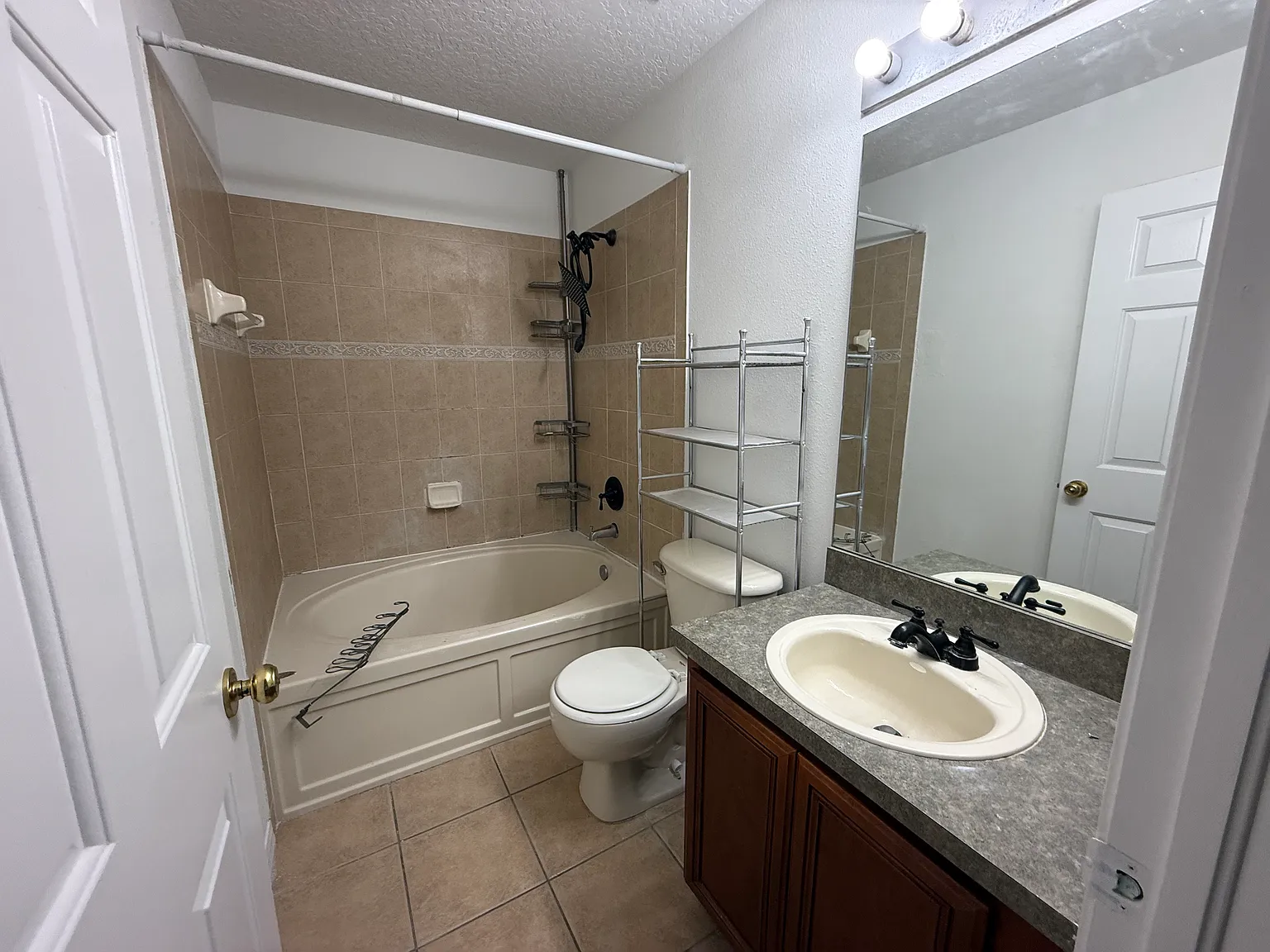 3 bed, 2.5 bath, 1250 sqft, $800 — Photo 4