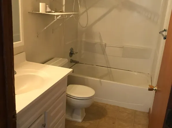 320 Elm St, Bowling Green, OH 43402