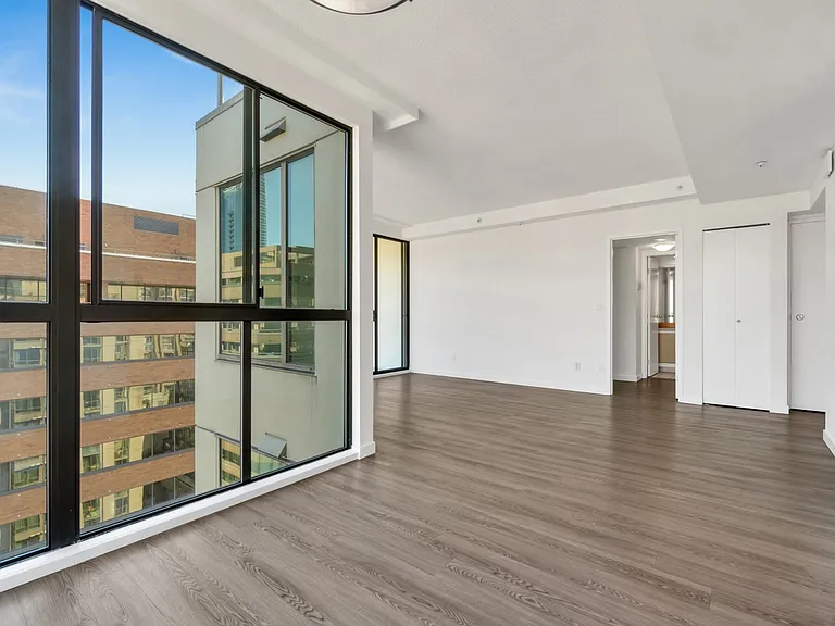1200 Hornby St #1022 — Photo 10