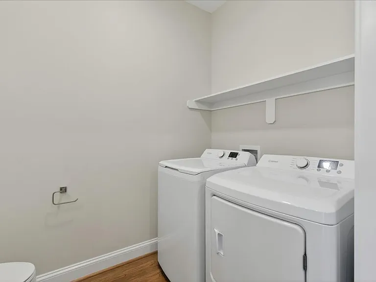 150 Carolina St — Photo 11