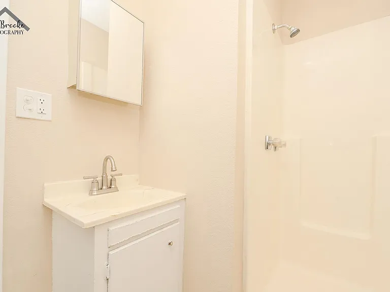 1215 N Pacific Ave — Photo 20