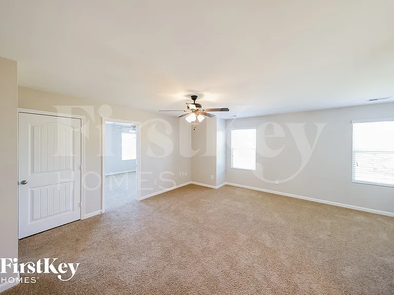 7009 Elm Crest Cir — Photo 11