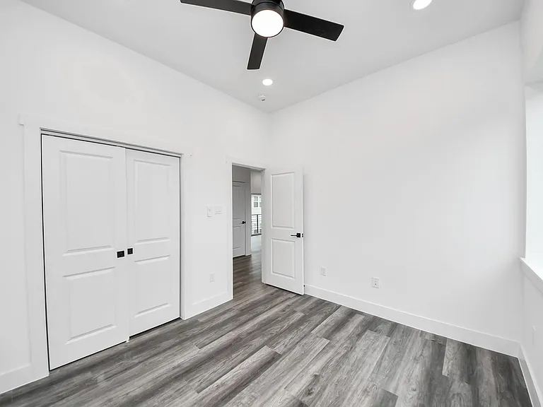 2709 Dennis St — Photo 25