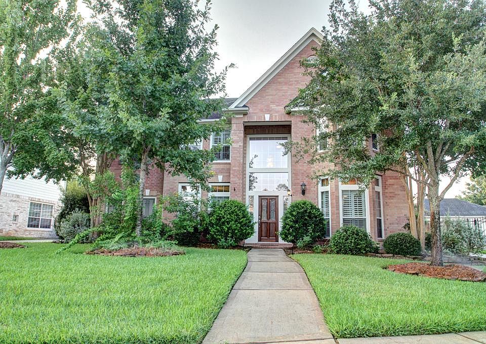 1st image of 16023 Elmwood Manor Dr