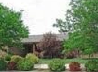 1905 Windy View Dr, Garden City, KS 67846