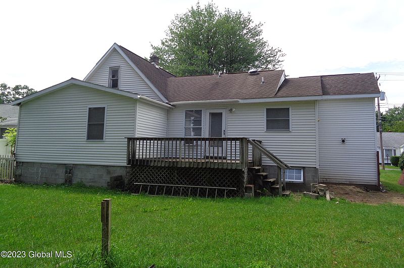 2nd image of 2128 greenpoint Avenue