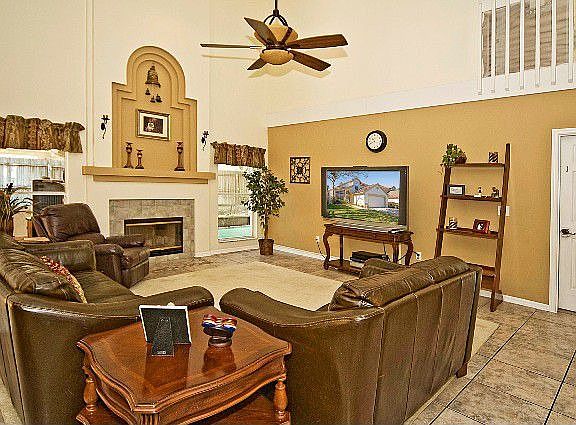 3rd image of 484 Wexdon Ct