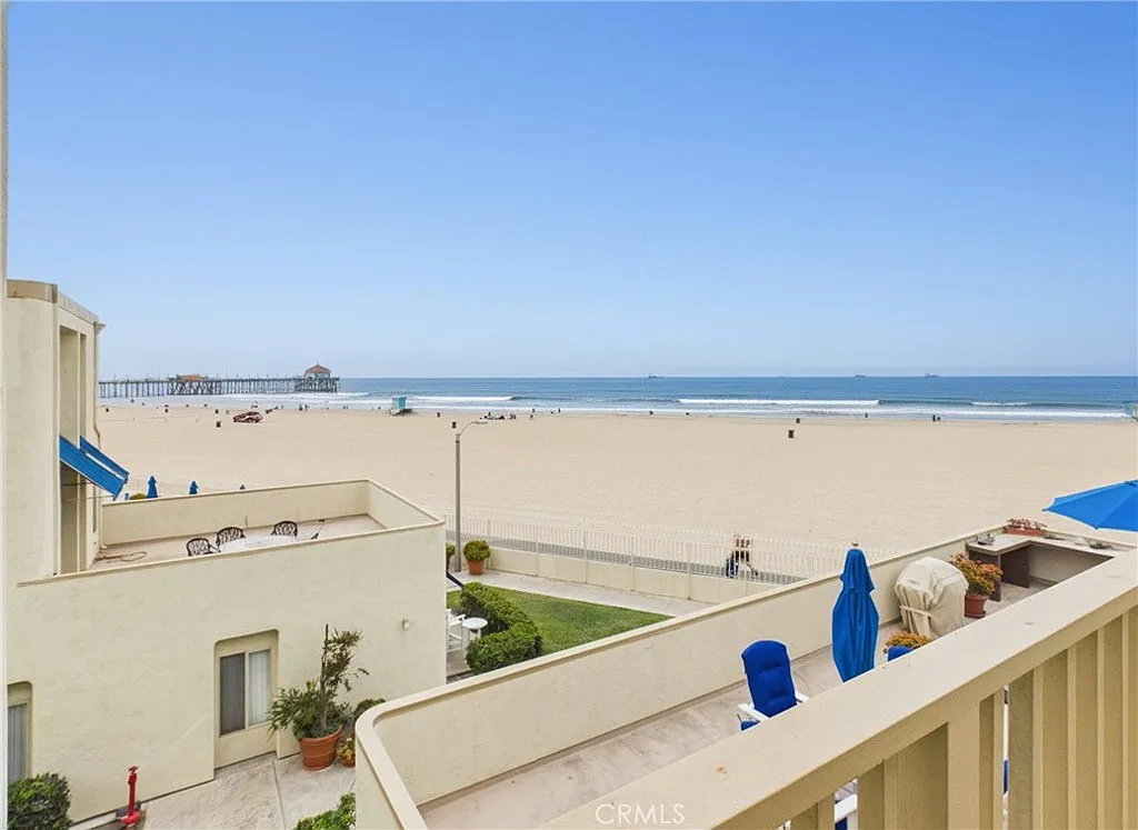 2 bed, 968 sqft, $7,000 — Photo 1