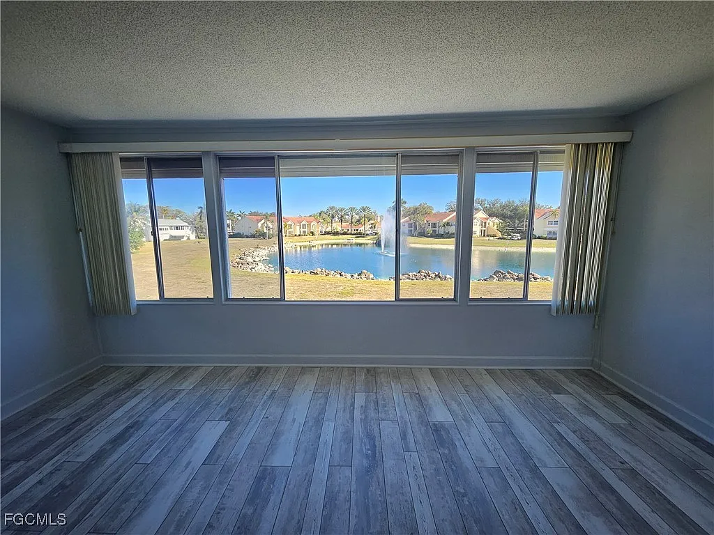 2 bed, 2.0 bath, 1205 sqft, $1,400 — Photo 3