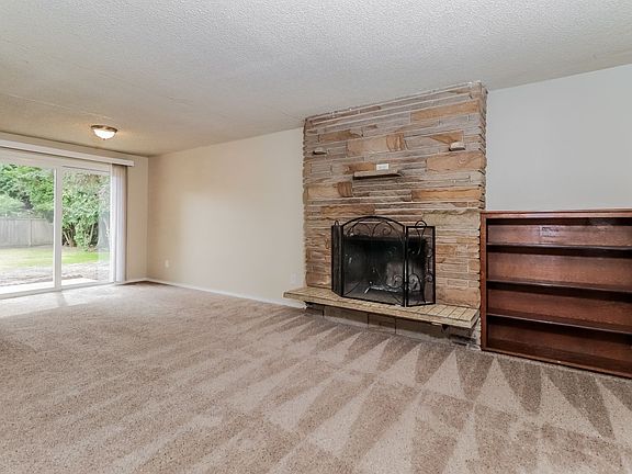 3rd image of 711 17th Street Pl NW