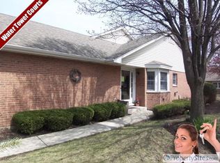 8493 Chicory Ct, Darien, IL