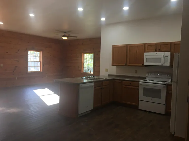 75 Main St — Photo 17