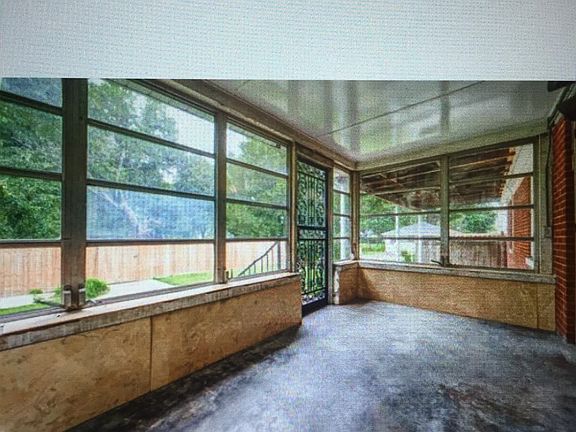 2nd image of 1729 Kennedy Rd #3