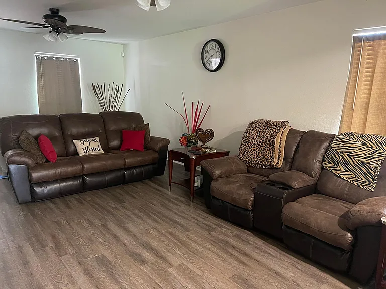 10531 Marengo Ln — Photo 6