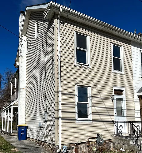 84 S Front St Photo 1