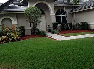 1180 SW 103rd Ave, Pembroke Pines, FL 33025